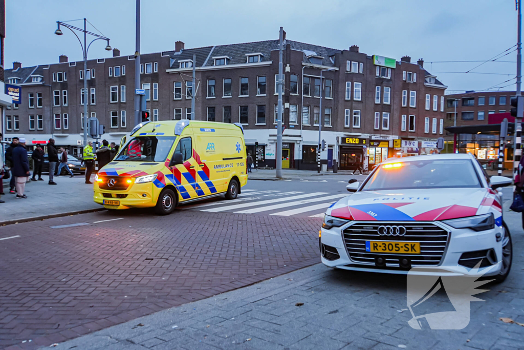 Jongedame op step gewond bij botsing met scooter