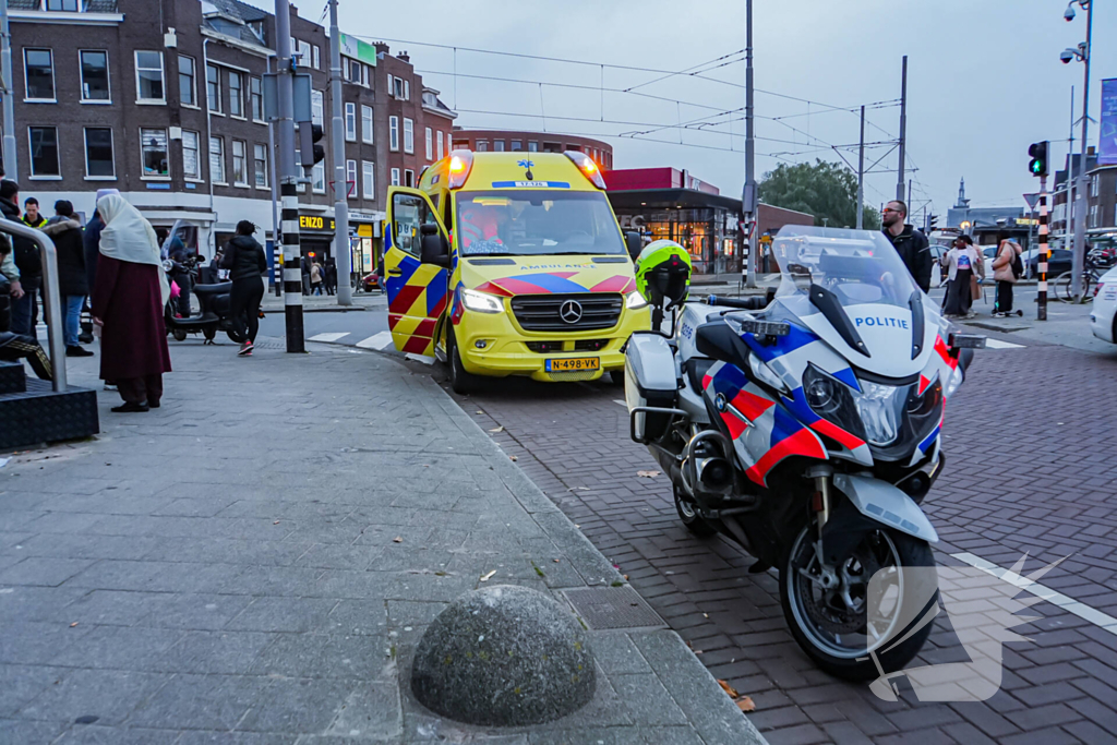 Jongedame op step gewond bij botsing met scooter