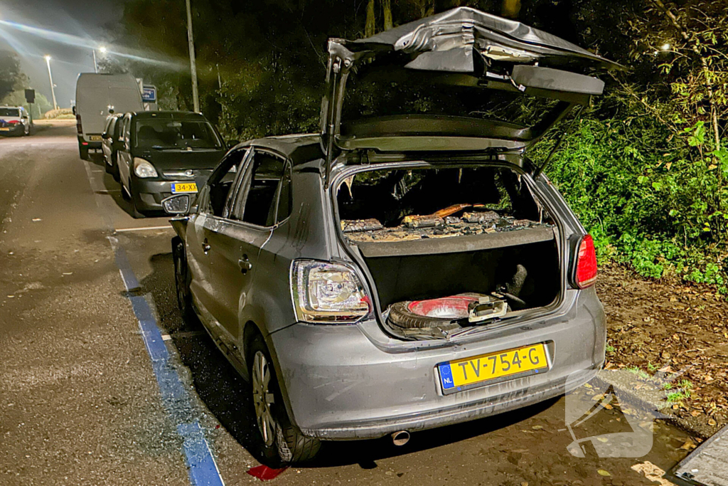 Personenwagen verwoest door brand