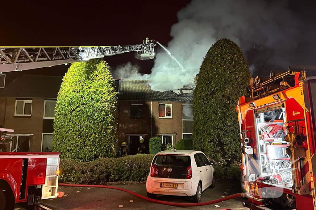 Bewoner overleden bij uitslaande brand in rijtjeshuis