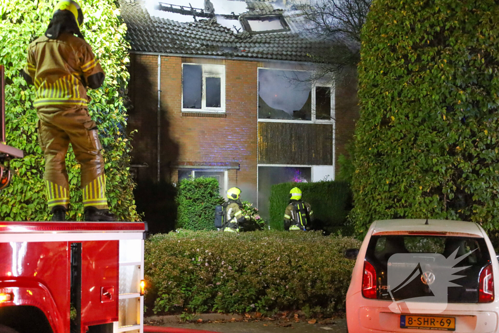 Bewoner overleden bij uitslaande brand in rijtjeshuis