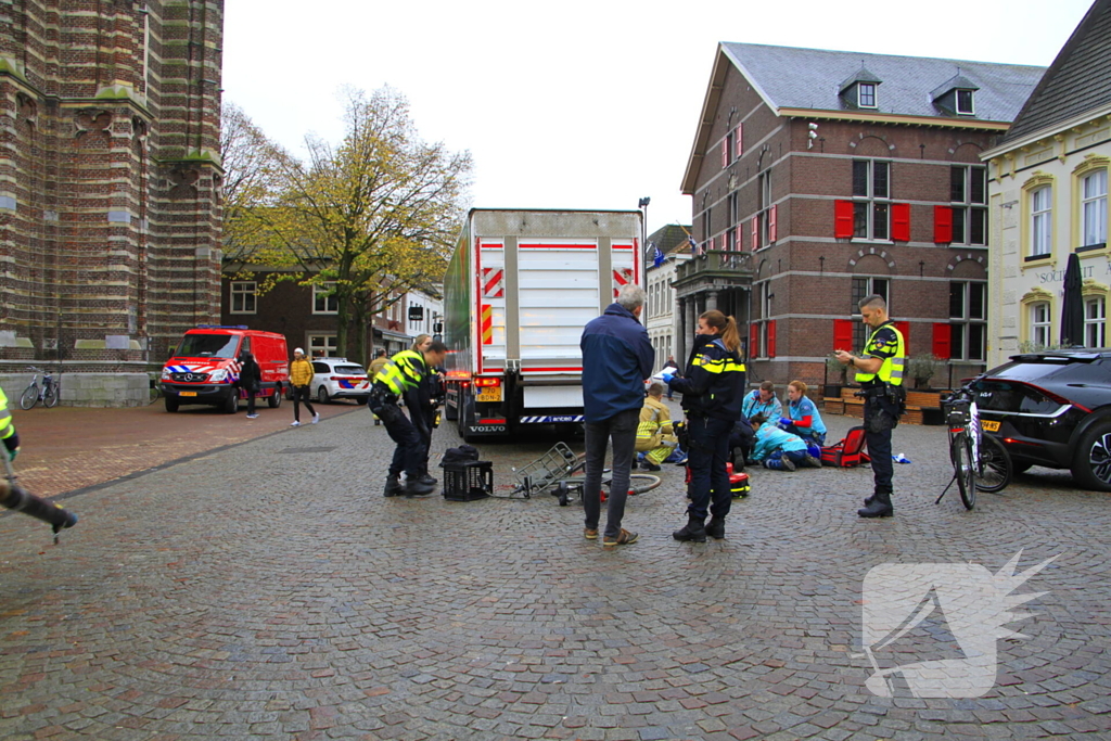 Meisje ernstig gewond bij aanrijding, traumateam opgeroepen