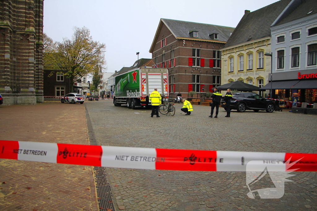 Meisje ernstig gewond bij aanrijding, traumateam opgeroepen