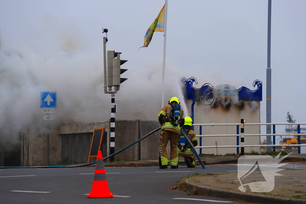 Restaurant verwoest door brand in haven