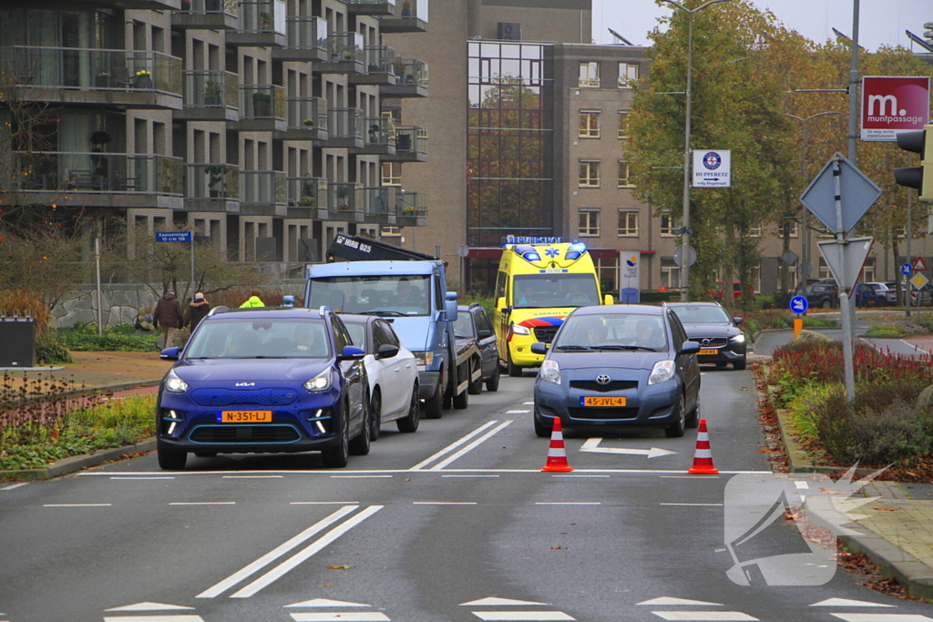 Scholier geschept door automobilist bij verkeerslicht