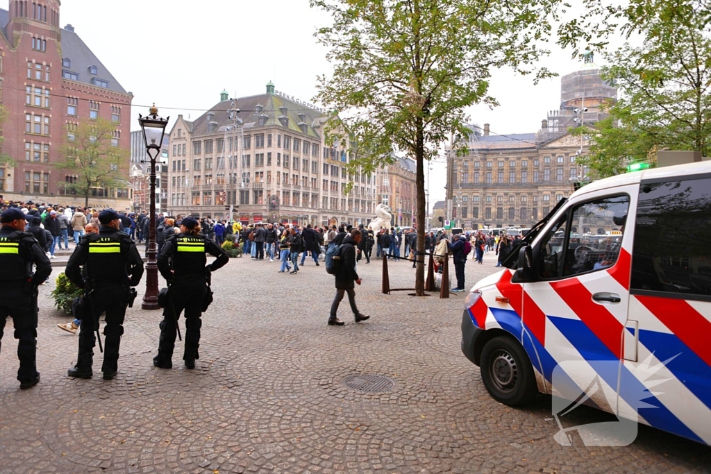 Honderden Maccabi-fans op de Dam, zeker twee aanhoudingen