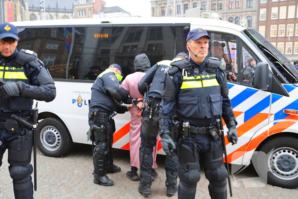 Honderden Maccabi-fans op de Dam, zeker twee aanhoudingen