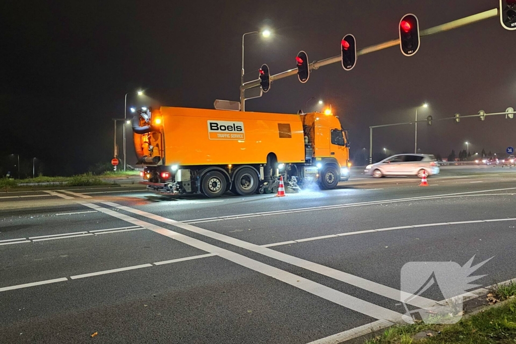 Betonwagen verliest lading