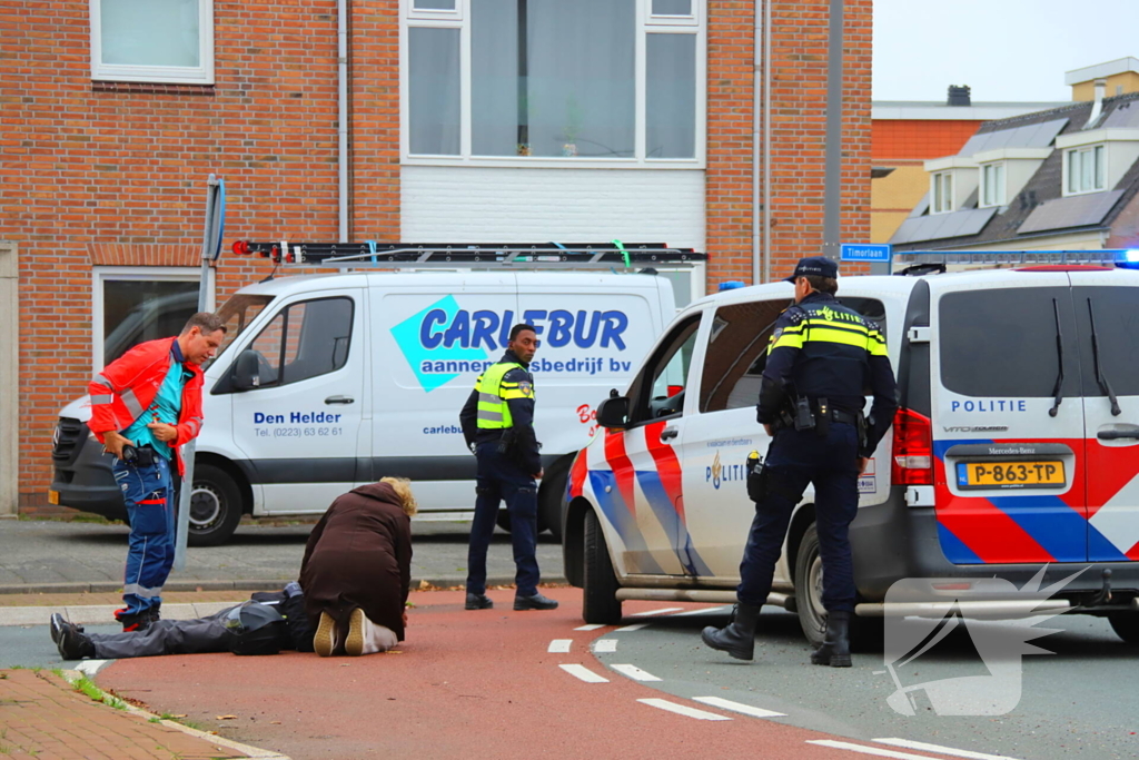 Scooterrijder en bestelbus botsen op elkaar