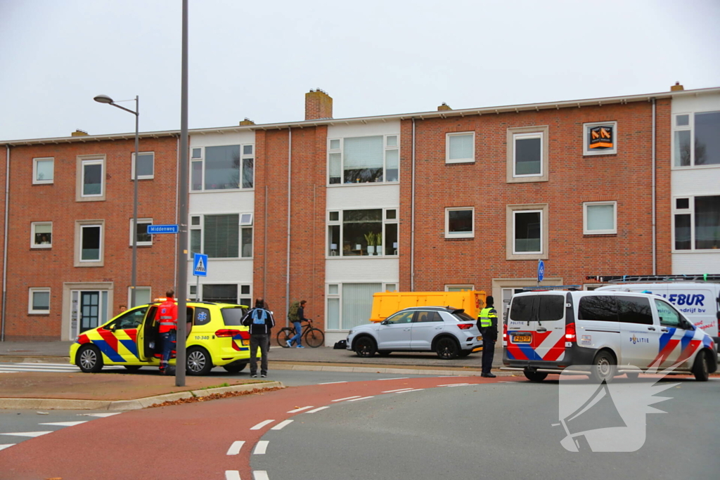 Scooterrijder en bestelbus botsen op elkaar