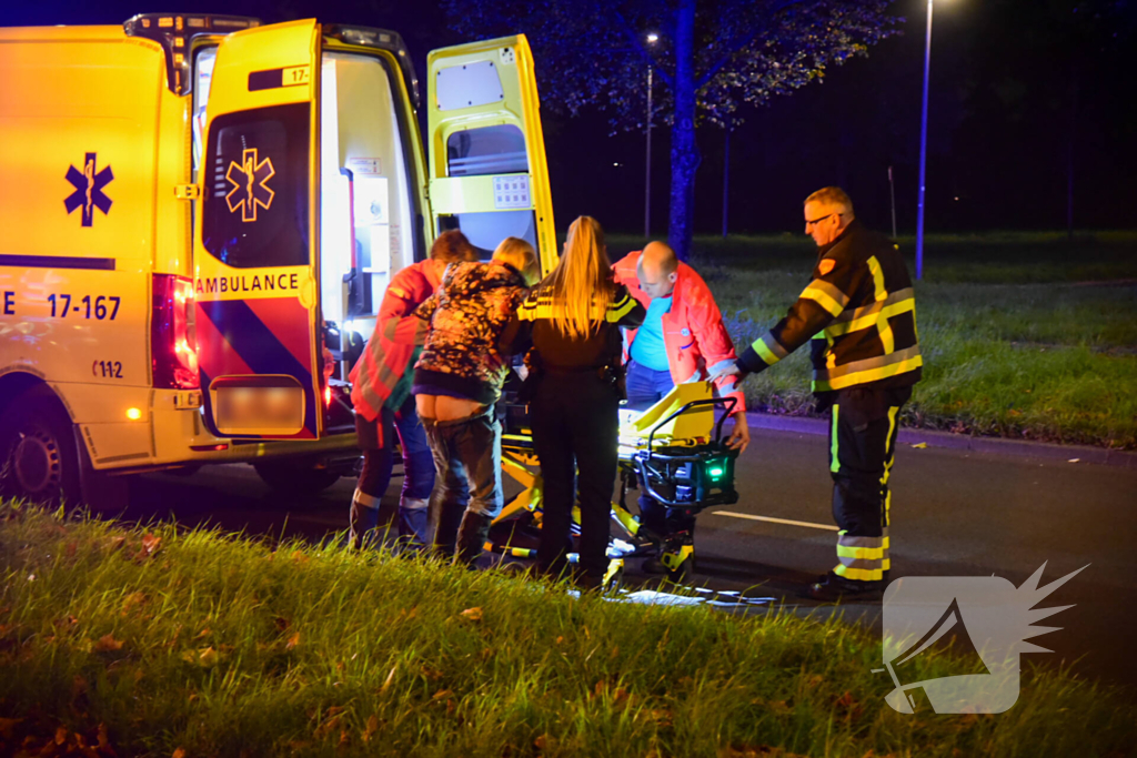 Persoon uit water gehaald, brandweer zoekt tevergeefs naar spullen