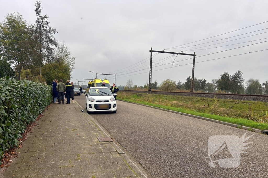 Jong persoon gewond bij aanrijding, traumateam ingezet