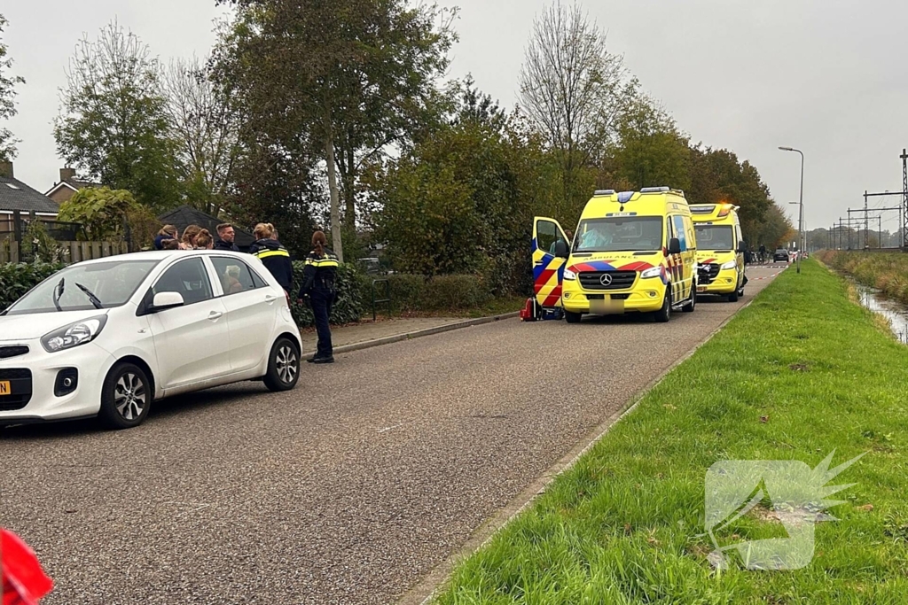 Jong persoon gewond bij aanrijding, traumateam ingezet