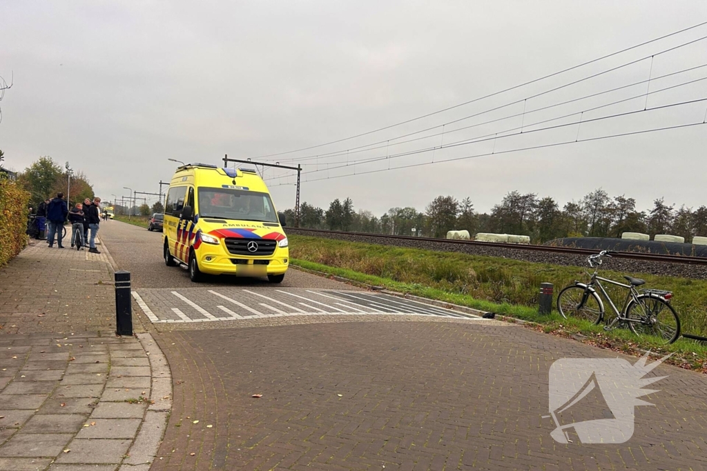 Jong persoon gewond bij aanrijding, traumateam ingezet