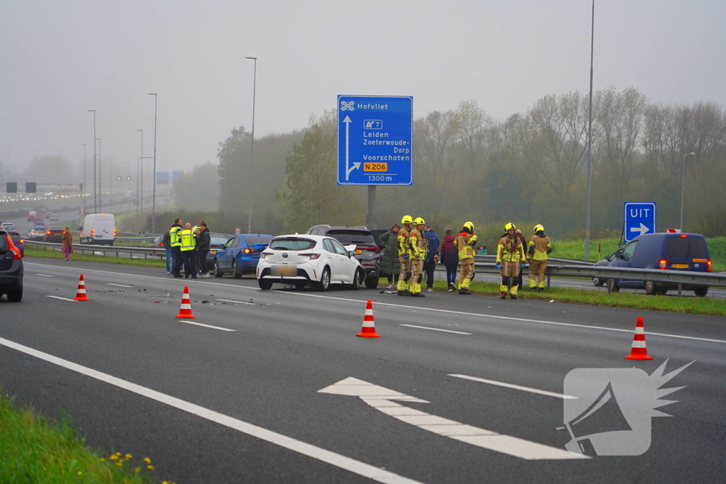 Veel schade na kettingbotsing op snelweg