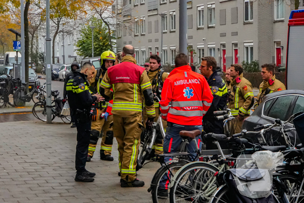 Veel zwarte rook in woning, kind nagekeken