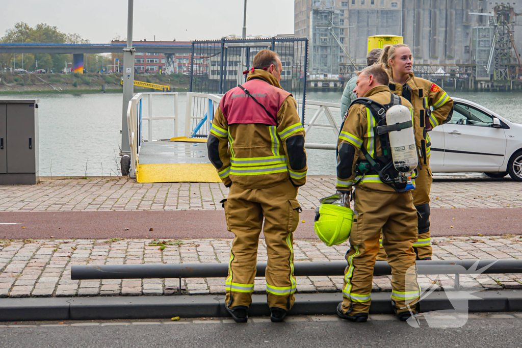 Brandende houtkachel zorgt voor melding scheepsbrand