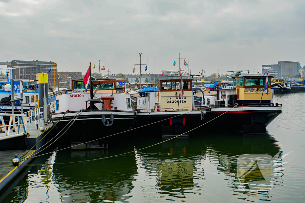 Brandende houtkachel zorgt voor melding scheepsbrand