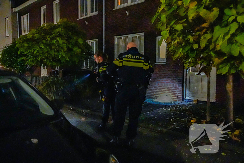 Veel schade aan voordeur door explosie