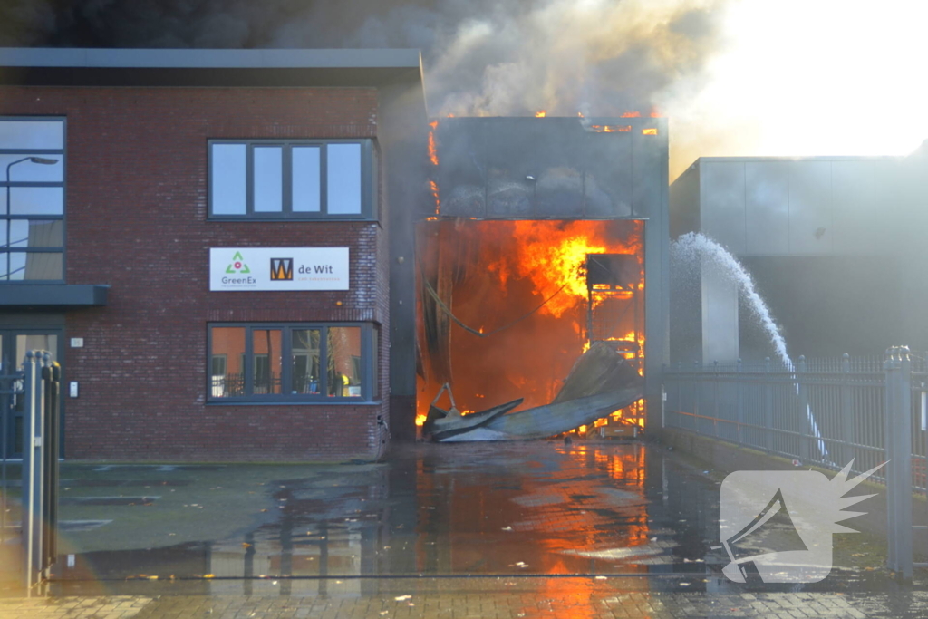 Hulpdiensten groots ingezet voor brand