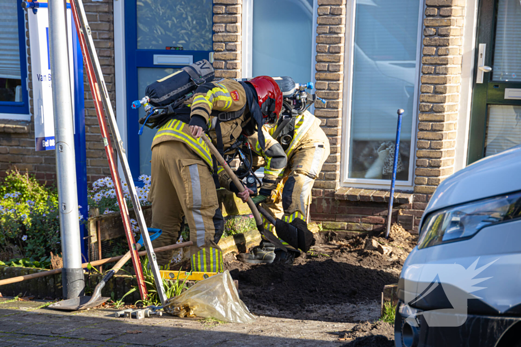 Gasleiding geraakt tijdens werkzaamheden in tuin