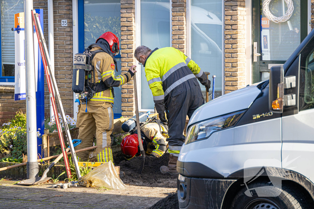 Gasleiding geraakt tijdens werkzaamheden in tuin