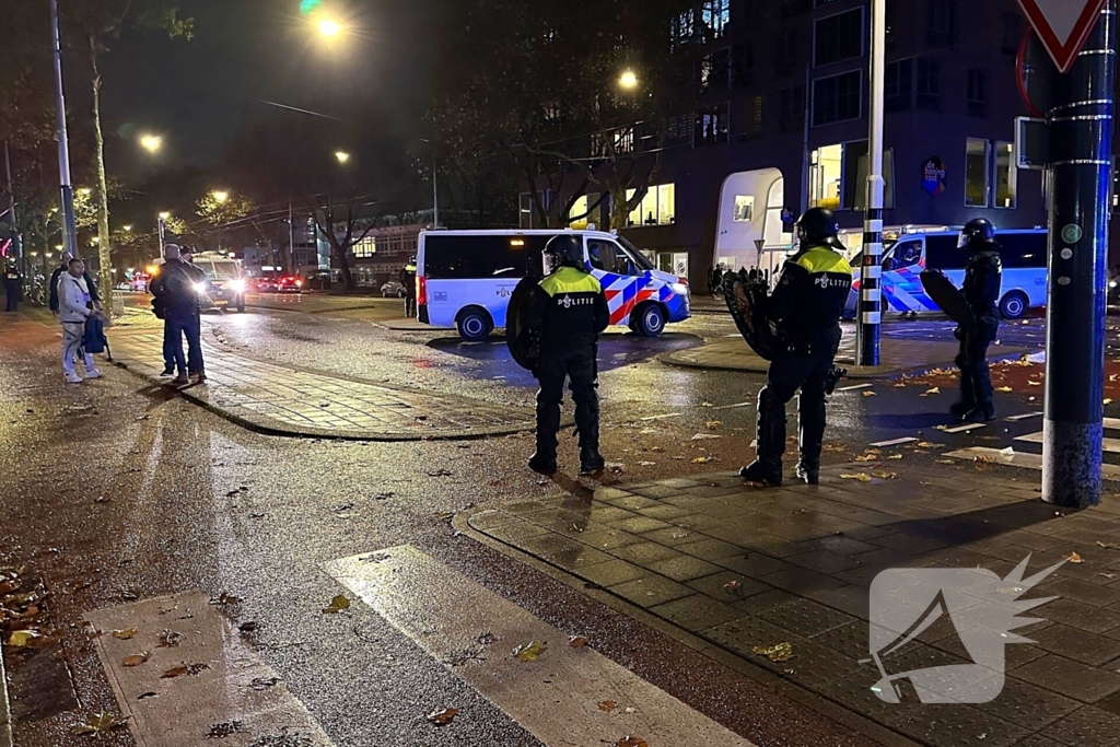 Tram in brand gestoken bij rellen