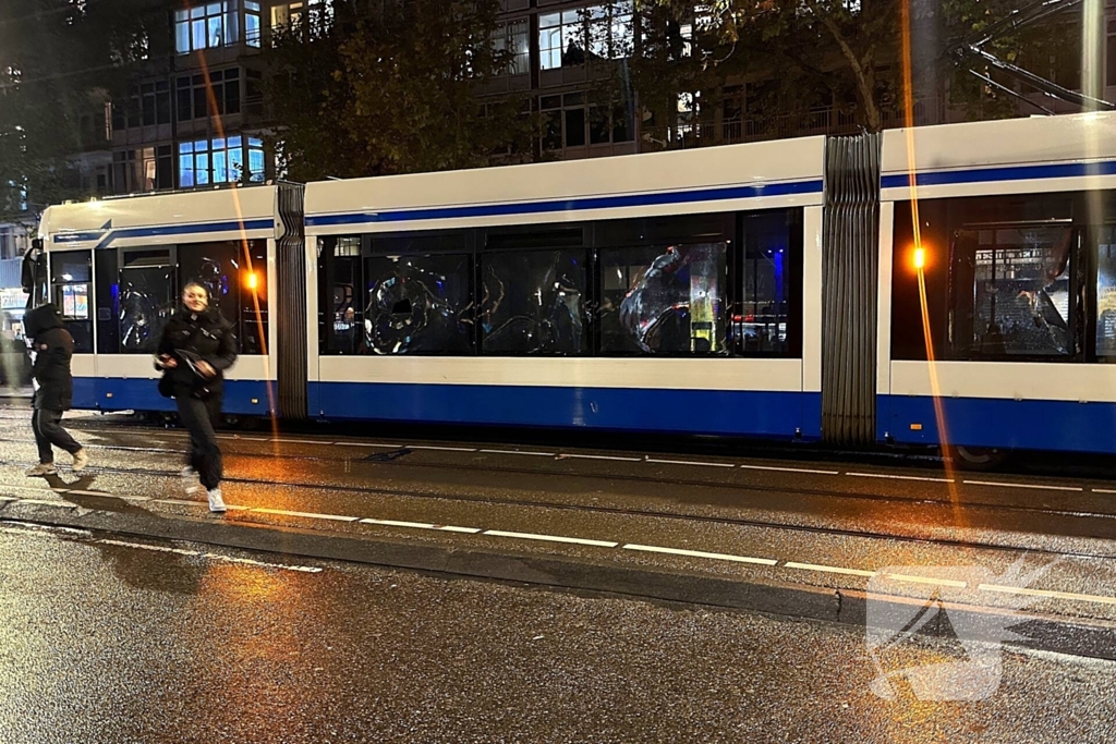 Tram in brand gestoken bij rellen