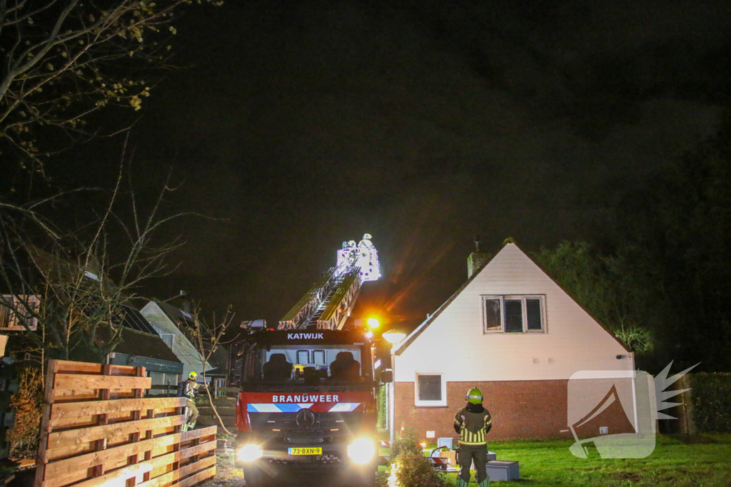 Brand in schoorsteen van woning op bungalowpark