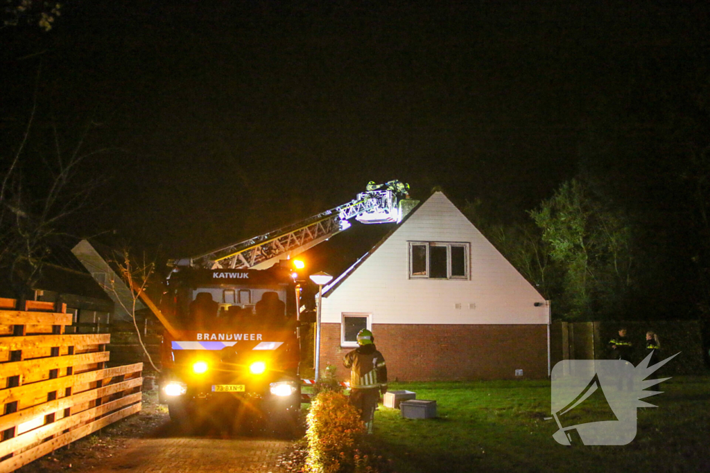 Brand in schoorsteen van woning op bungalowpark