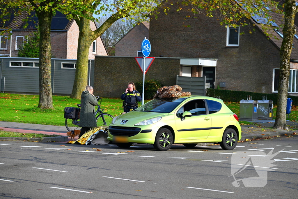 Fietser geschept op oversteekplaats