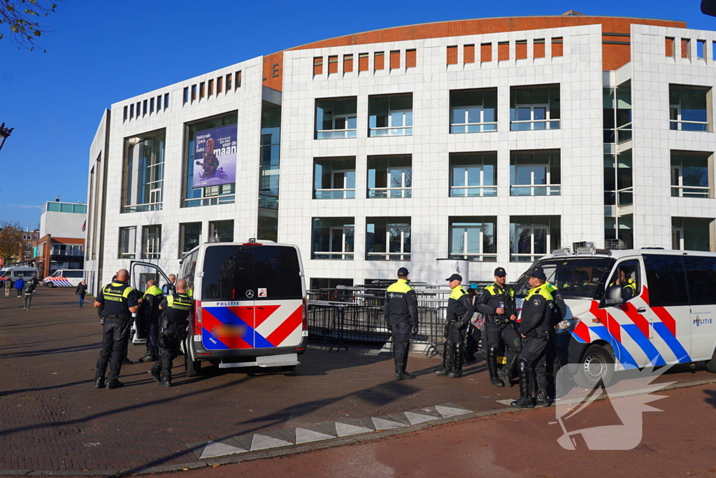 Tien activisten aangehouden bij protest