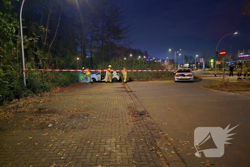 Onderzoek naar brandbare stof bij geparkeerde auto