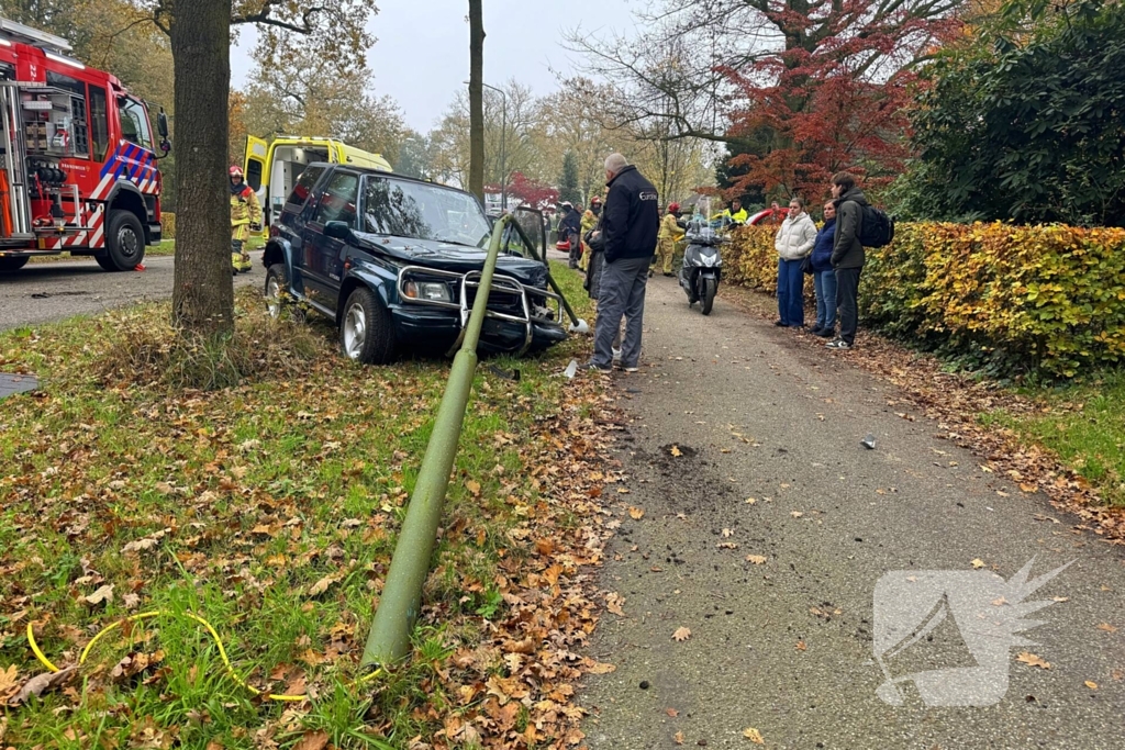 Ongeval met twee voertuigen eindigt in bosschages