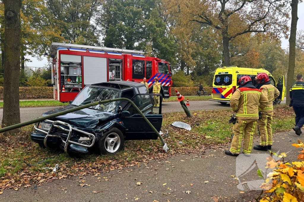 Ongeval met twee voertuigen eindigt in bosschages