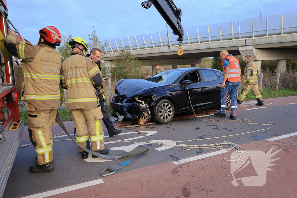 Automobilist verliest macht over stuur en belandt in sloot