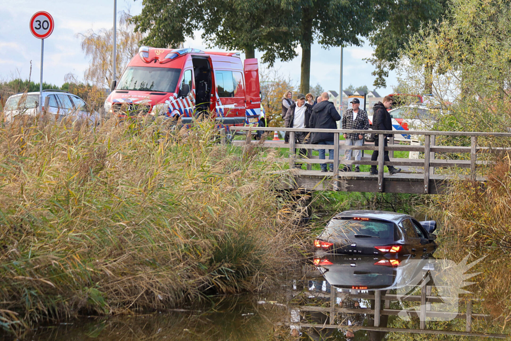 Automobilist verliest macht over stuur en belandt in sloot