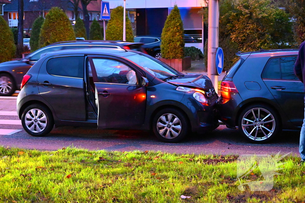 Drie voertuigen betrokken bij botsing