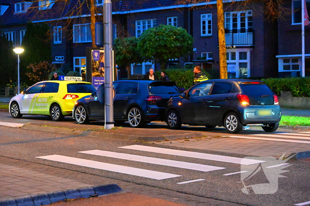 Drie voertuigen betrokken bij botsing