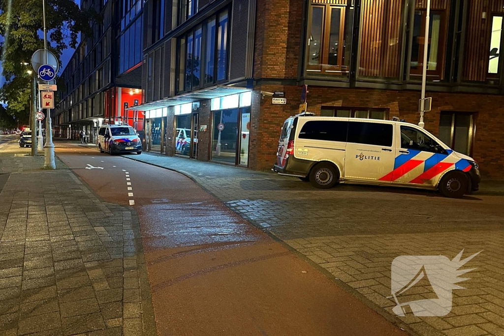 Politie schiet vrouw in been na overlastmelding in wooncomplex