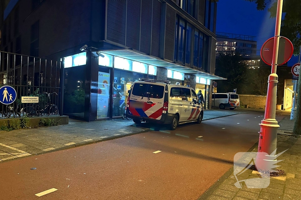 Politie schiet vrouw in been na overlastmelding in wooncomplex