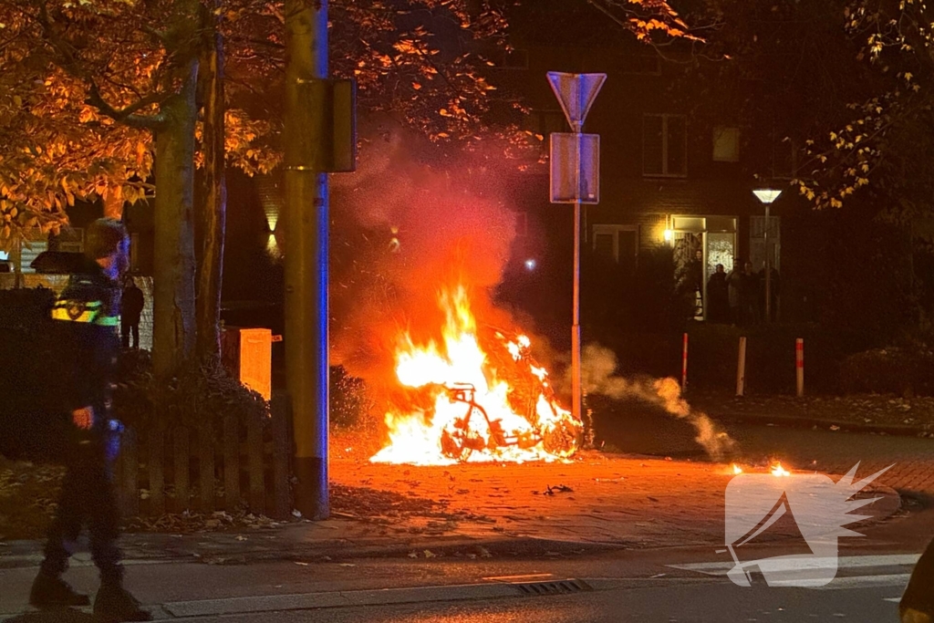 Scooter gaat in vlammen op