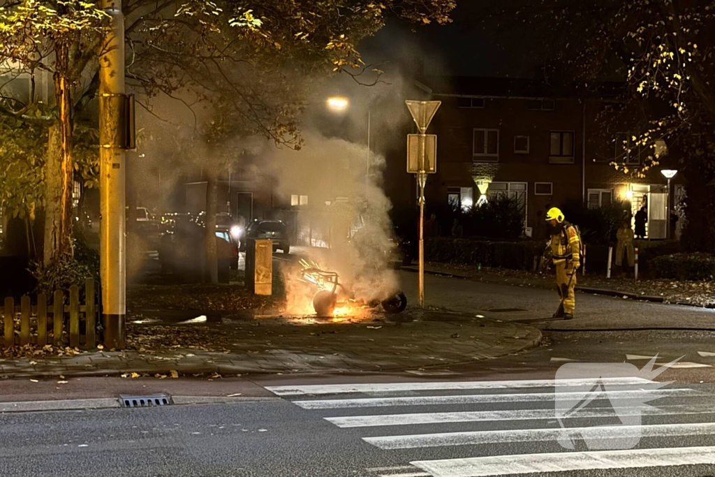 Scooter gaat in vlammen op