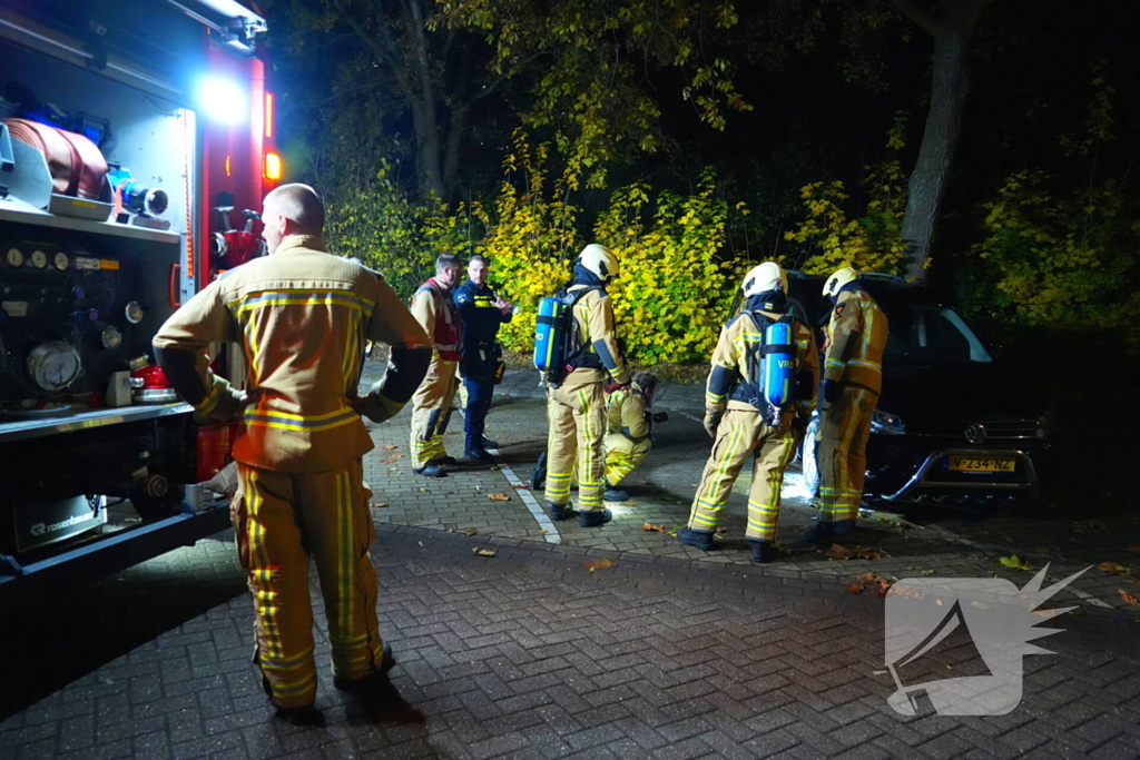 Getuigen en politie voorkomen grote schade bij voertuigbrand