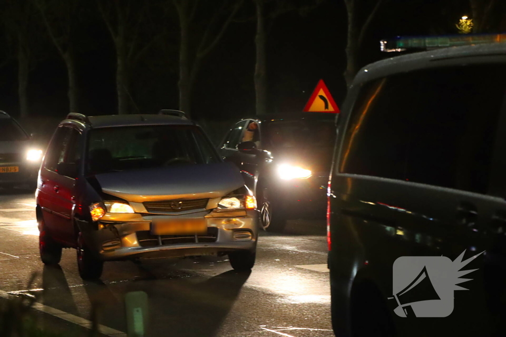 Kop-staartbotsing tussen twee voertuigen