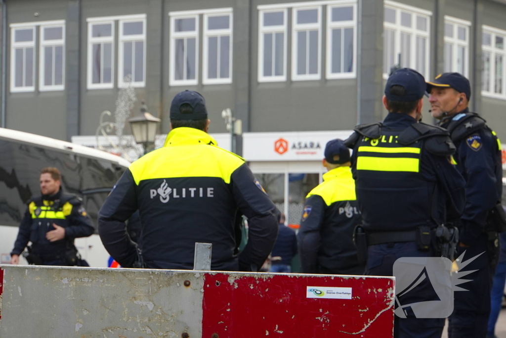 Kick Out Zwarte Piet protesteert bij sinterklaas intocht