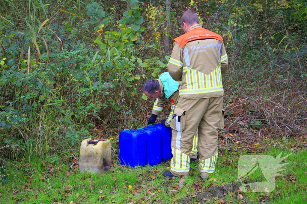 Vier vaten met chemisch afval aangetroffen