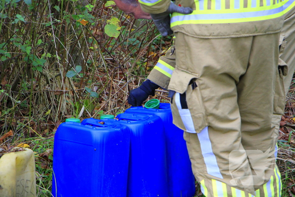 Vier vaten met chemisch afval aangetroffen