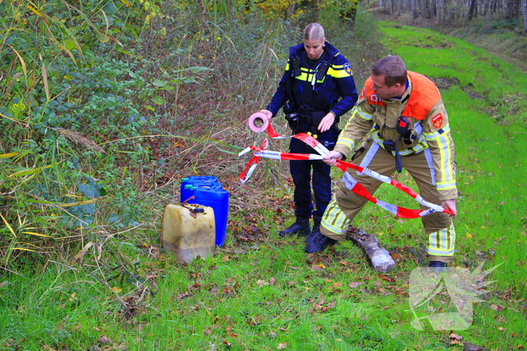 Vier vaten met chemisch afval aangetroffen