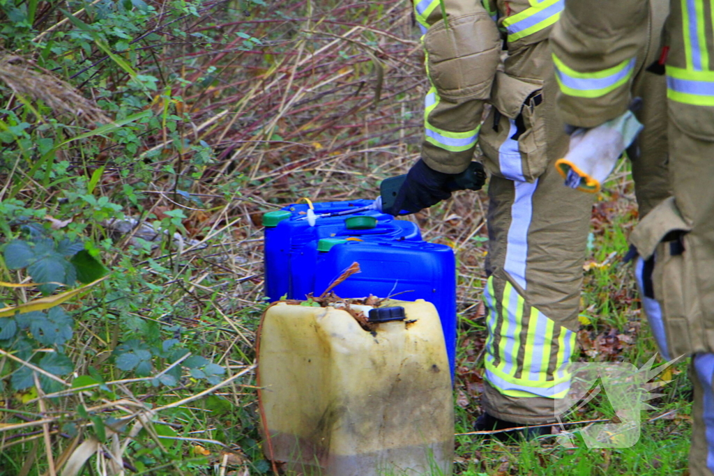 Vier vaten met chemisch afval aangetroffen